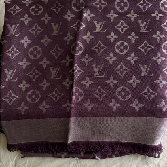 Louis Vuitton Monogram classic shawl - Picture 3 of 5